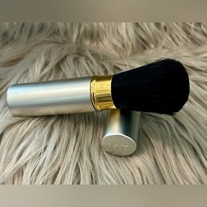 Mary Kay Retractable Silver Round Loose Powder Makeup Brush Compact - NWOB